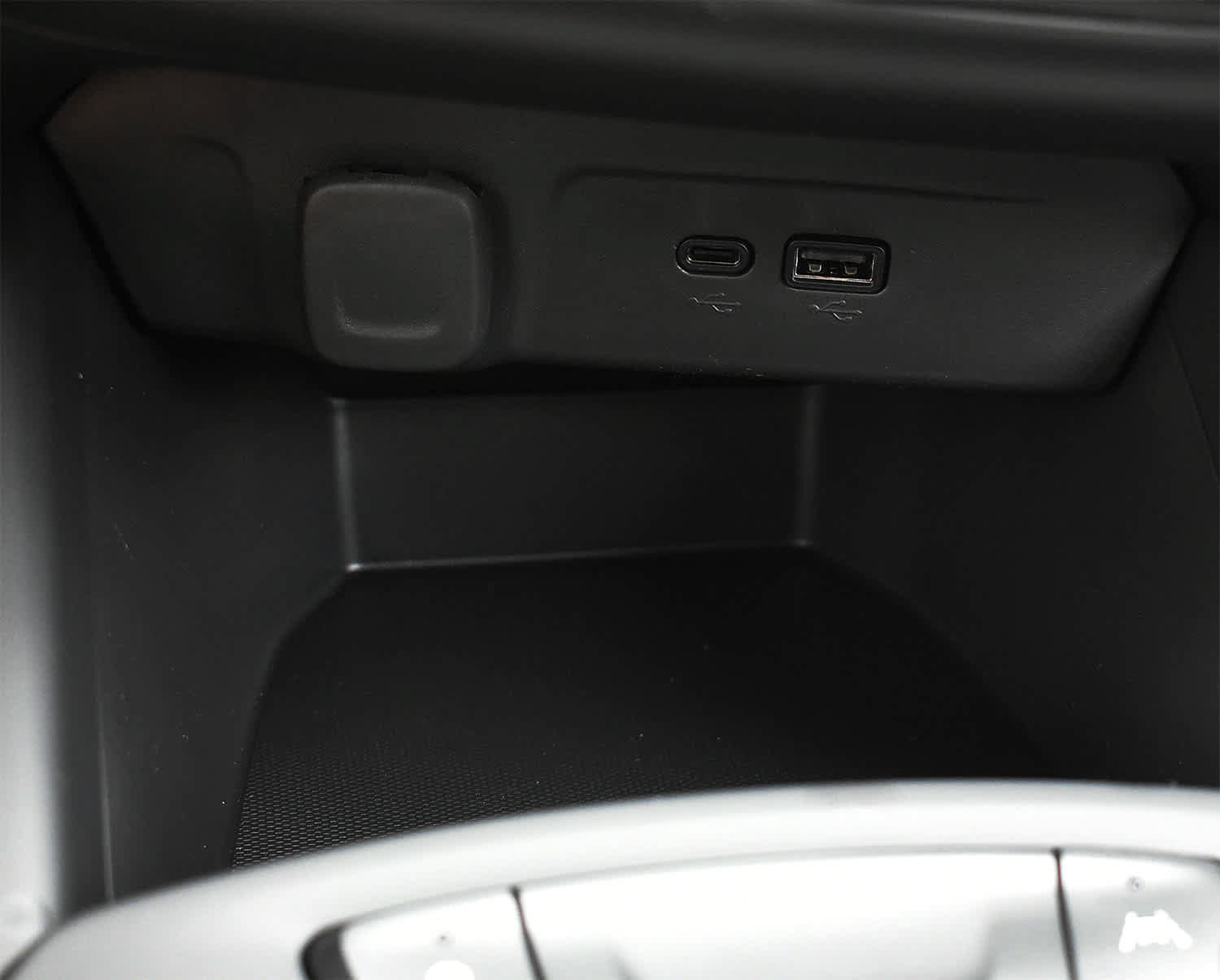 Used 2025 Chevrolet Trax LT w/ LT Convenience Package FWD image 19