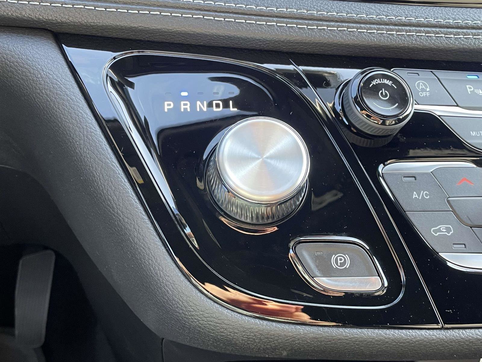 New 2026 Chrysler Pacifica Select FWD image 14