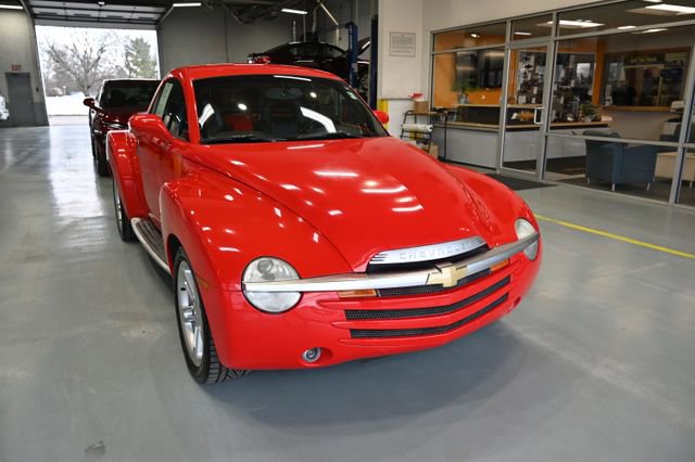 Used 2003 Chevrolet SSR w/ Preferred Equipment Group image 3
