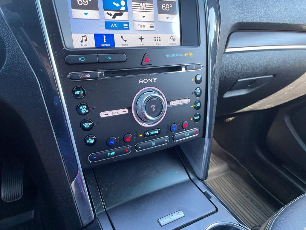 Used 2017 Ford Explorer Limited FWD image 18