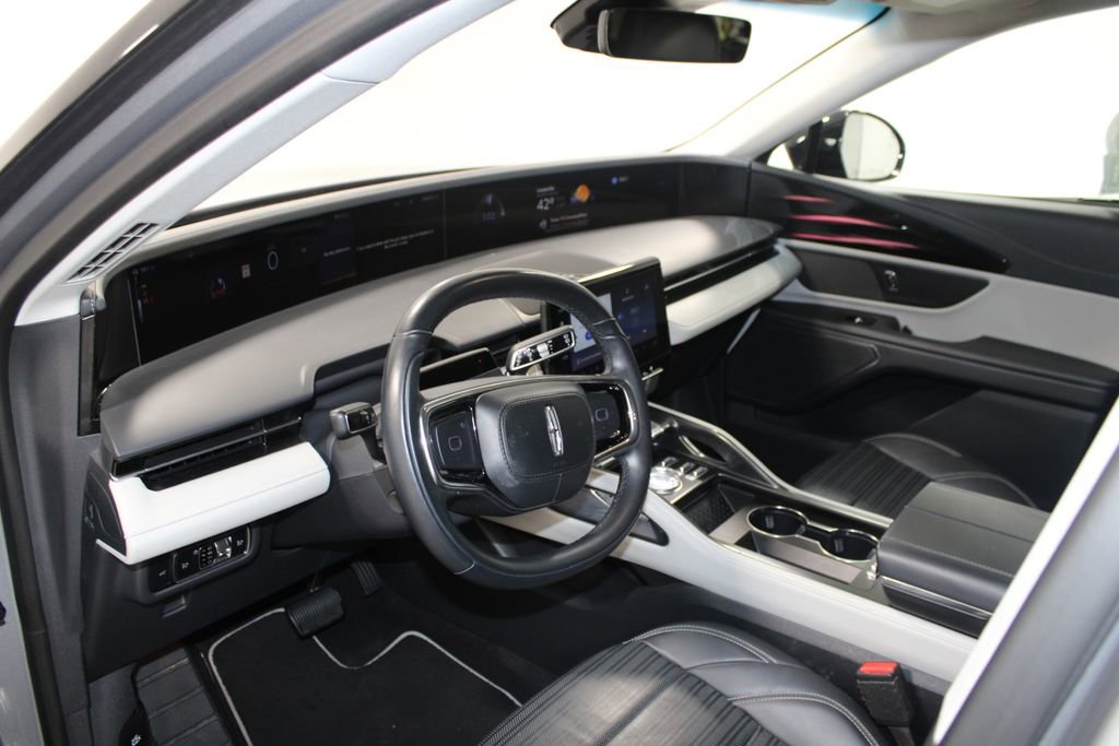 Used 2024 Lincoln Nautilus Reserve image 23