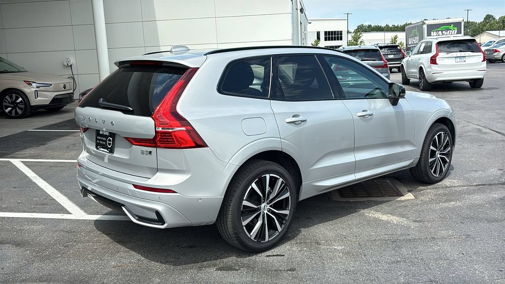 Certified 2025 Volvo XC60 B5 Plus AWD/4WD image 28