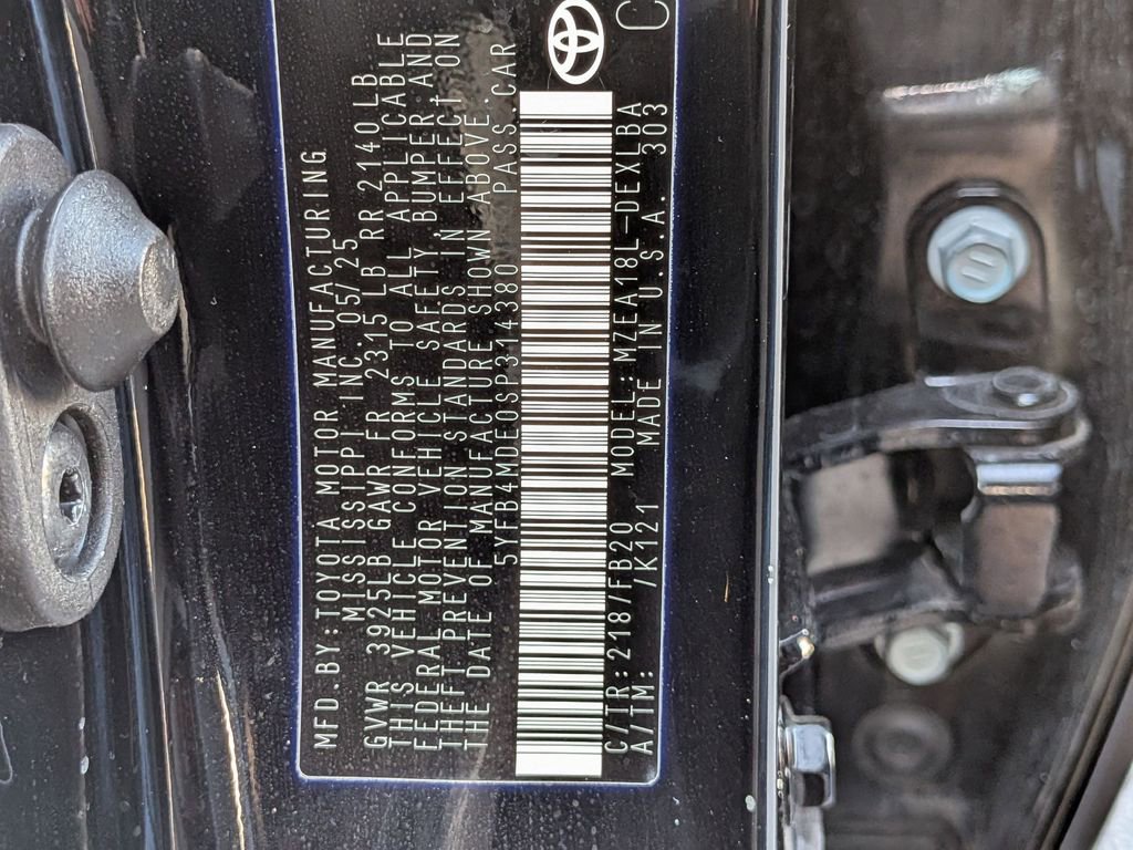 Used 2025 Toyota Corolla LE image 33