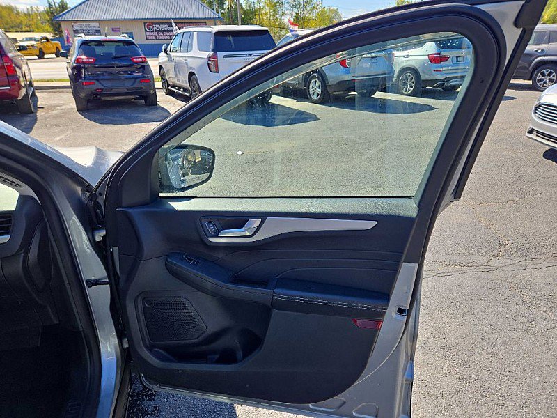 Used 2021 Ford Escape SE w/ Cold Weather Package image 16