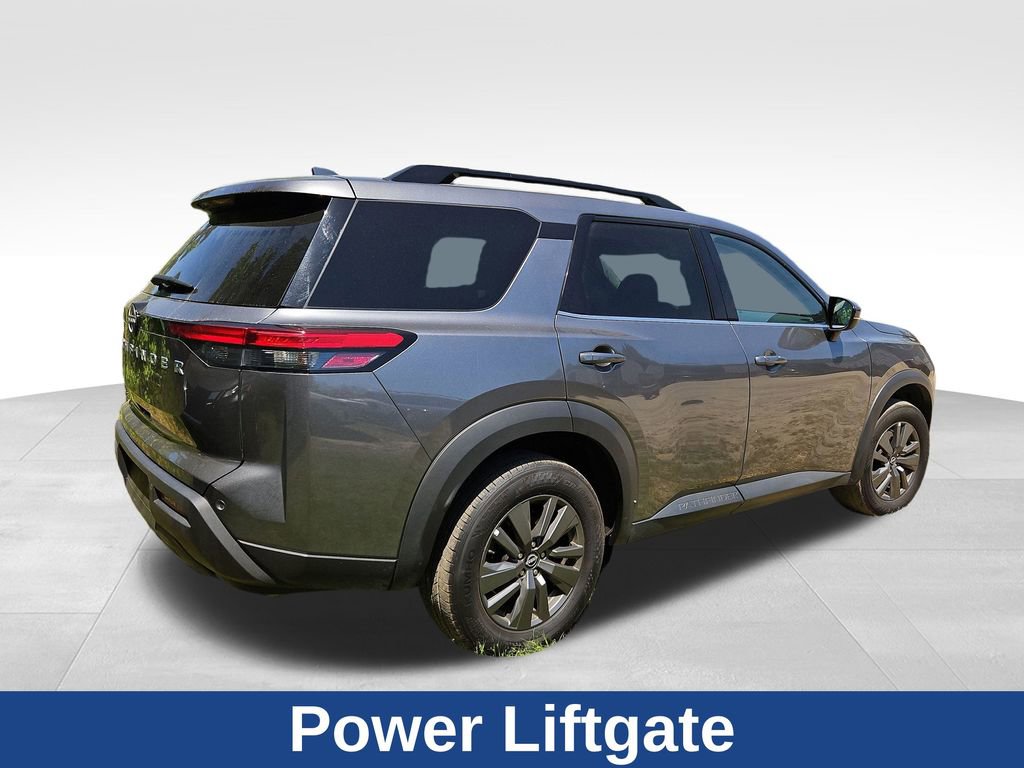 Used 2025 Nissan Pathfinder SV image 6