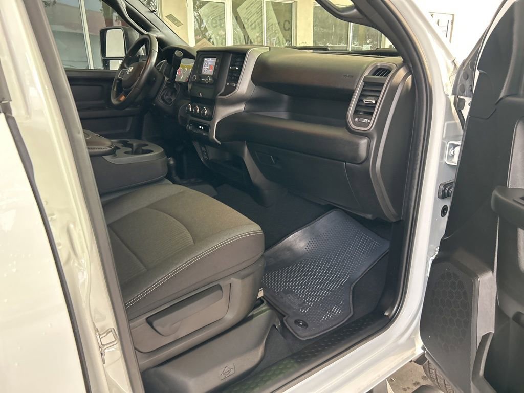 Used 2024 RAM 3500 Tradesman w/ Chrome Appearance Group image 26