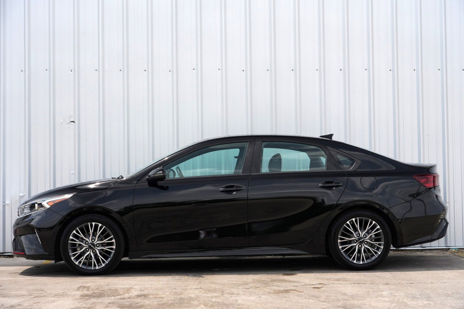 Used 2023 Kia Forte GT-Line FWD image 8