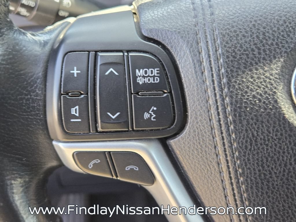 Used 2018 Toyota Sienna SE Premium w/ Carpet Mat Package FWD image 24