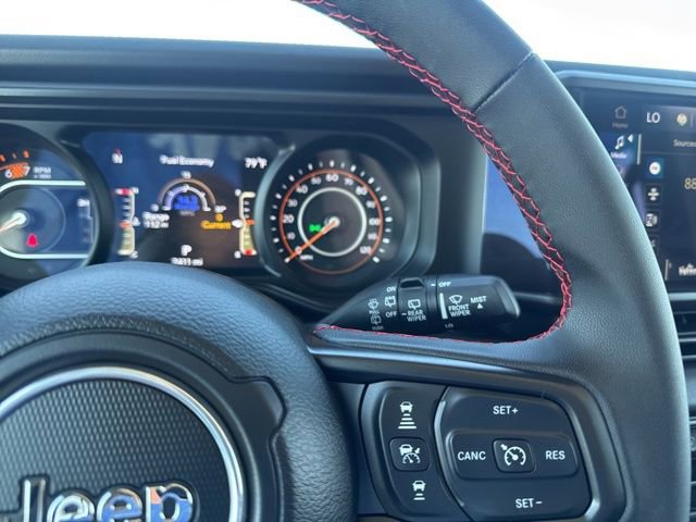 Used 2024 Jeep Wrangler Unlimited Rubicon AWD/4WD image 13