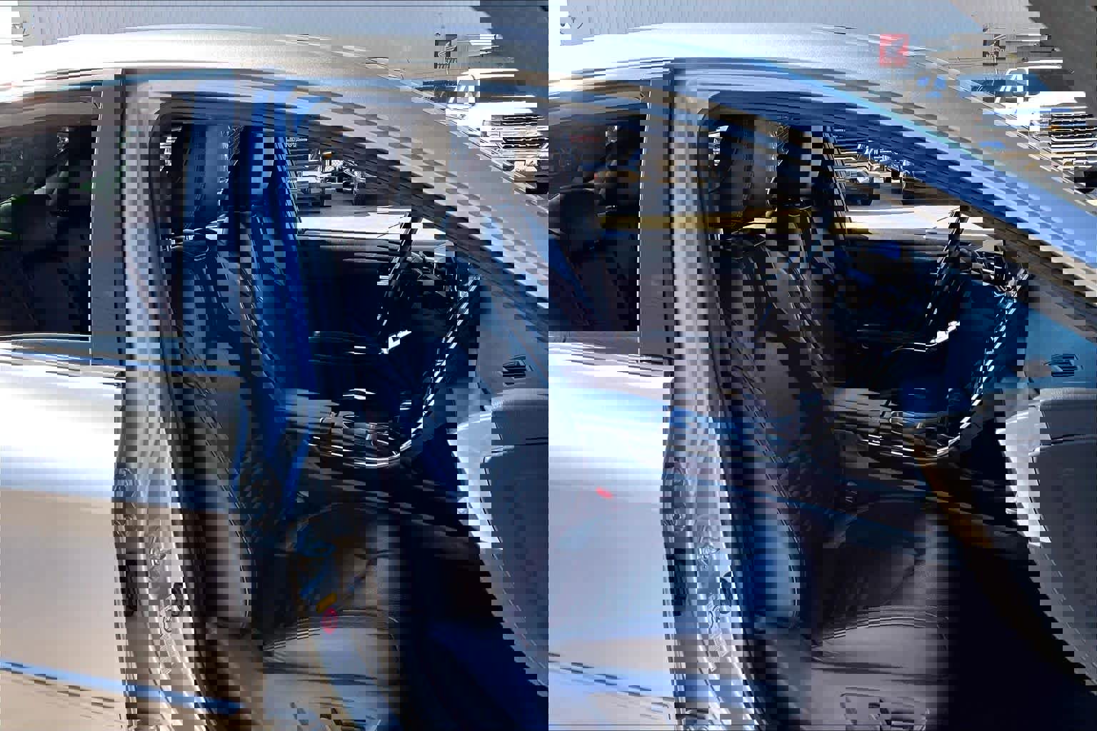 Used 2019 Toyota Avalon XSE image 9