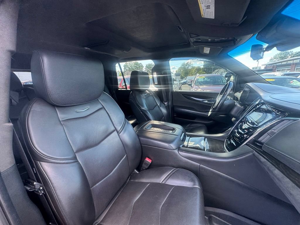Used 2018 Cadillac Escalade Platinum AWD/4WD image 23