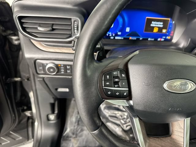 Used 2020 Ford Explorer Platinum w/ Premium Technology Package AWD/4WD image 12