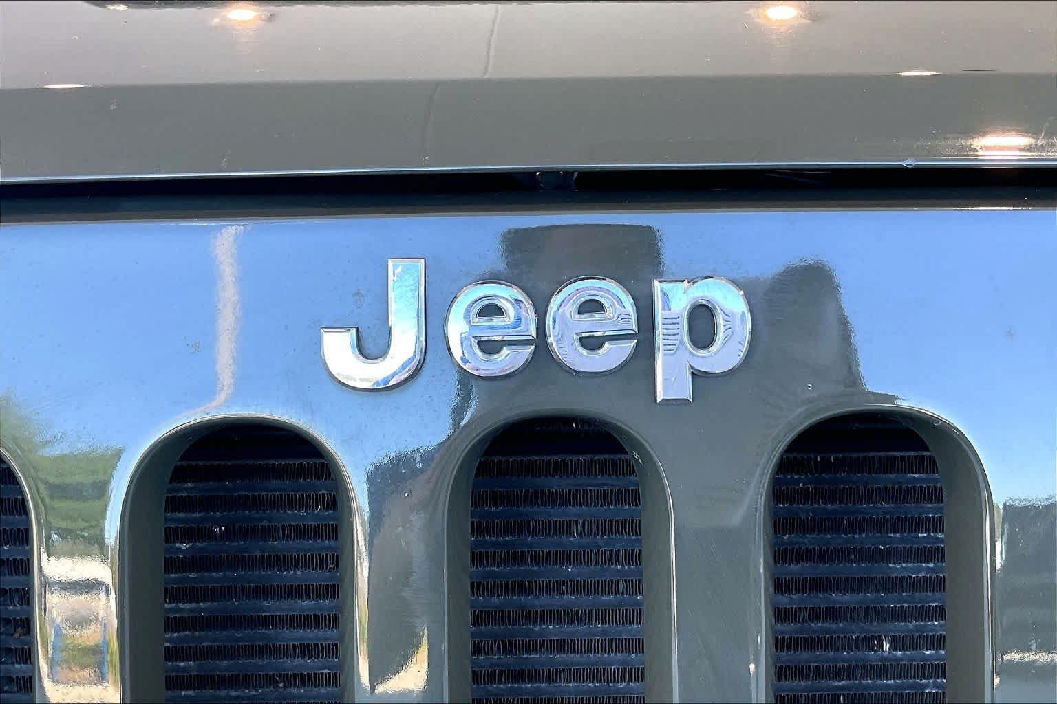 Used 2015 Jeep Wrangler Sport w/ Quick Order Package 24S AWD/4WD image 30
