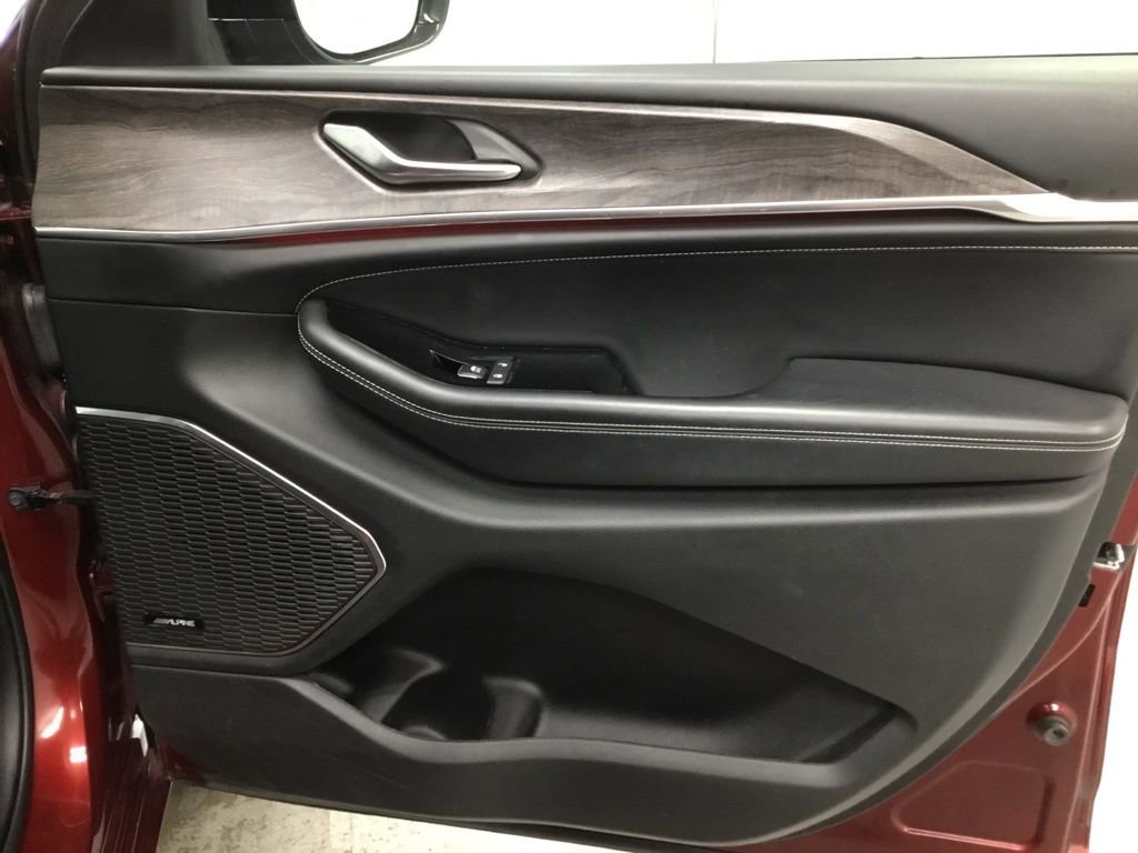 Used 2022 Jeep Grand Cherokee Overland image 40