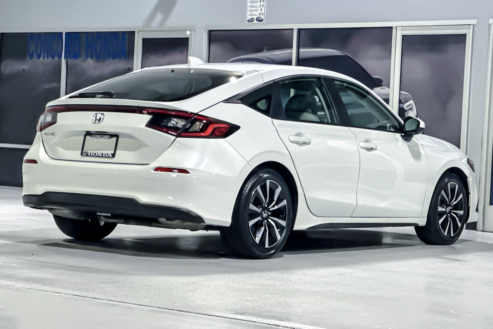 Certified 2024 Honda Civic EX-L image 9