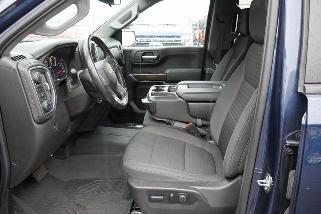 Used 2022 Chevrolet Silverado 1500 LT image 2