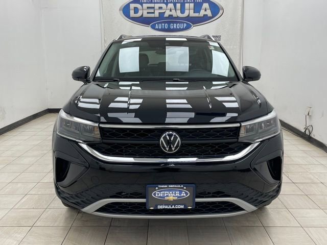 Used 2024 Volkswagen Taos SE w/ Black Wheel Plus Package image 16