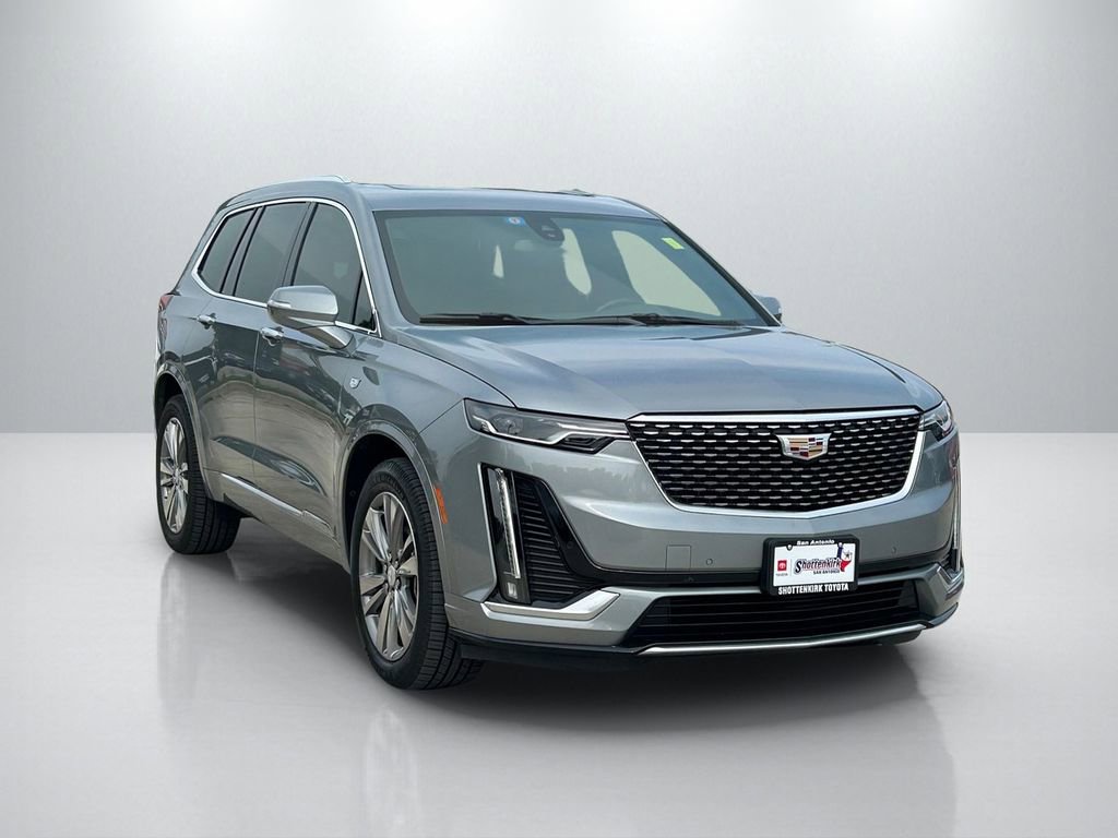 Used 2023 Cadillac XT6 Luxury FWD image 3