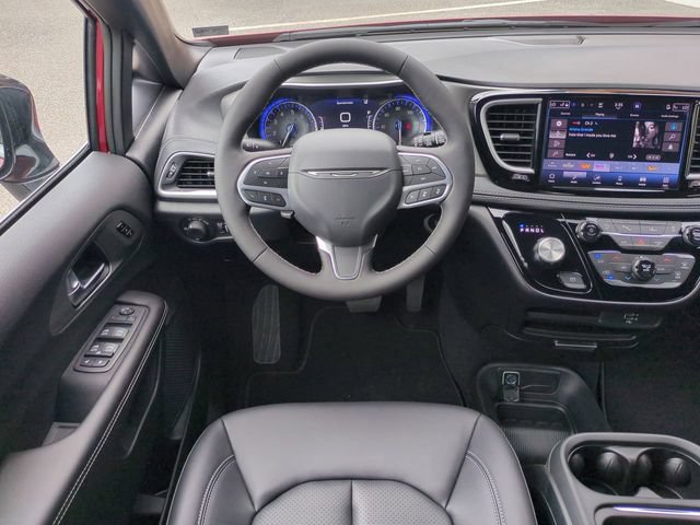 New 2027 Chrysler Pacifica Select FWD image 16