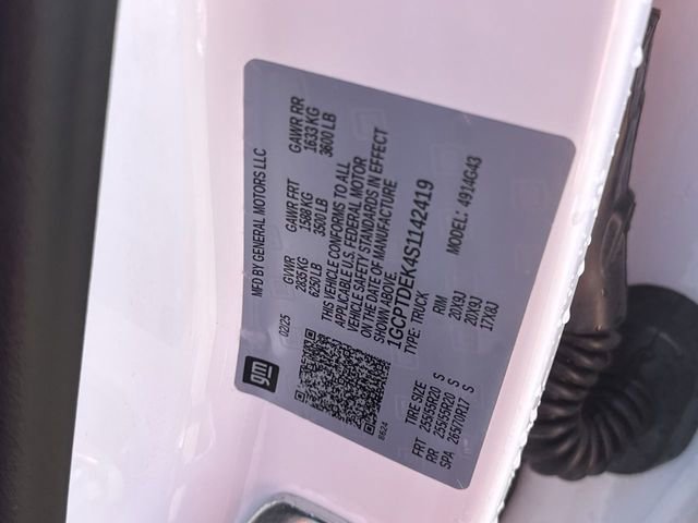 Used 2025 Chevrolet Colorado Z71 w/ Technology Package image 30