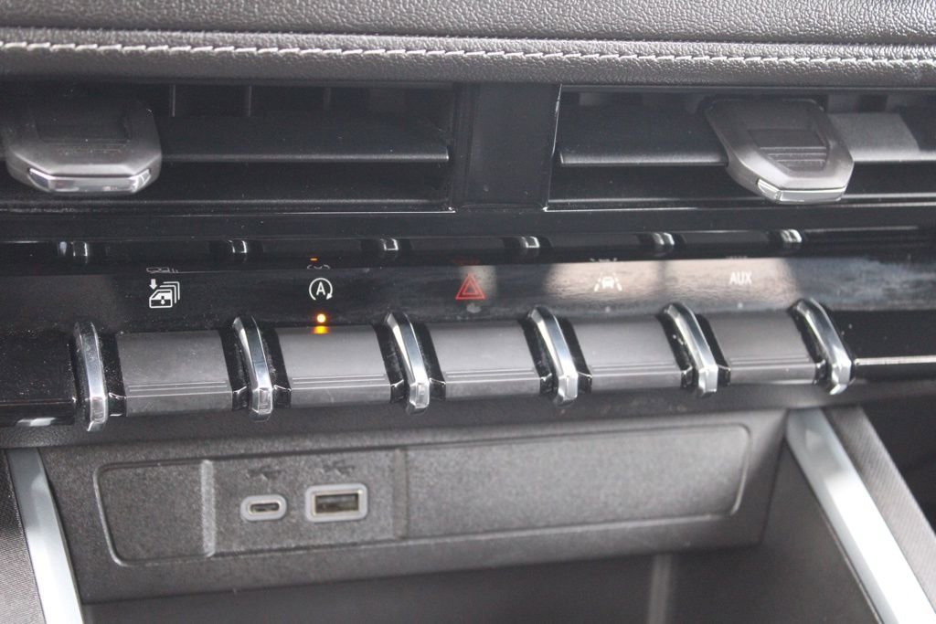 Used 2023 Chevrolet Colorado LT w/ LT Convenience Package II image 38