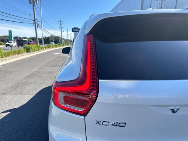 Used 2025 Volvo XC40 B5 Core AWD/4WD image 10