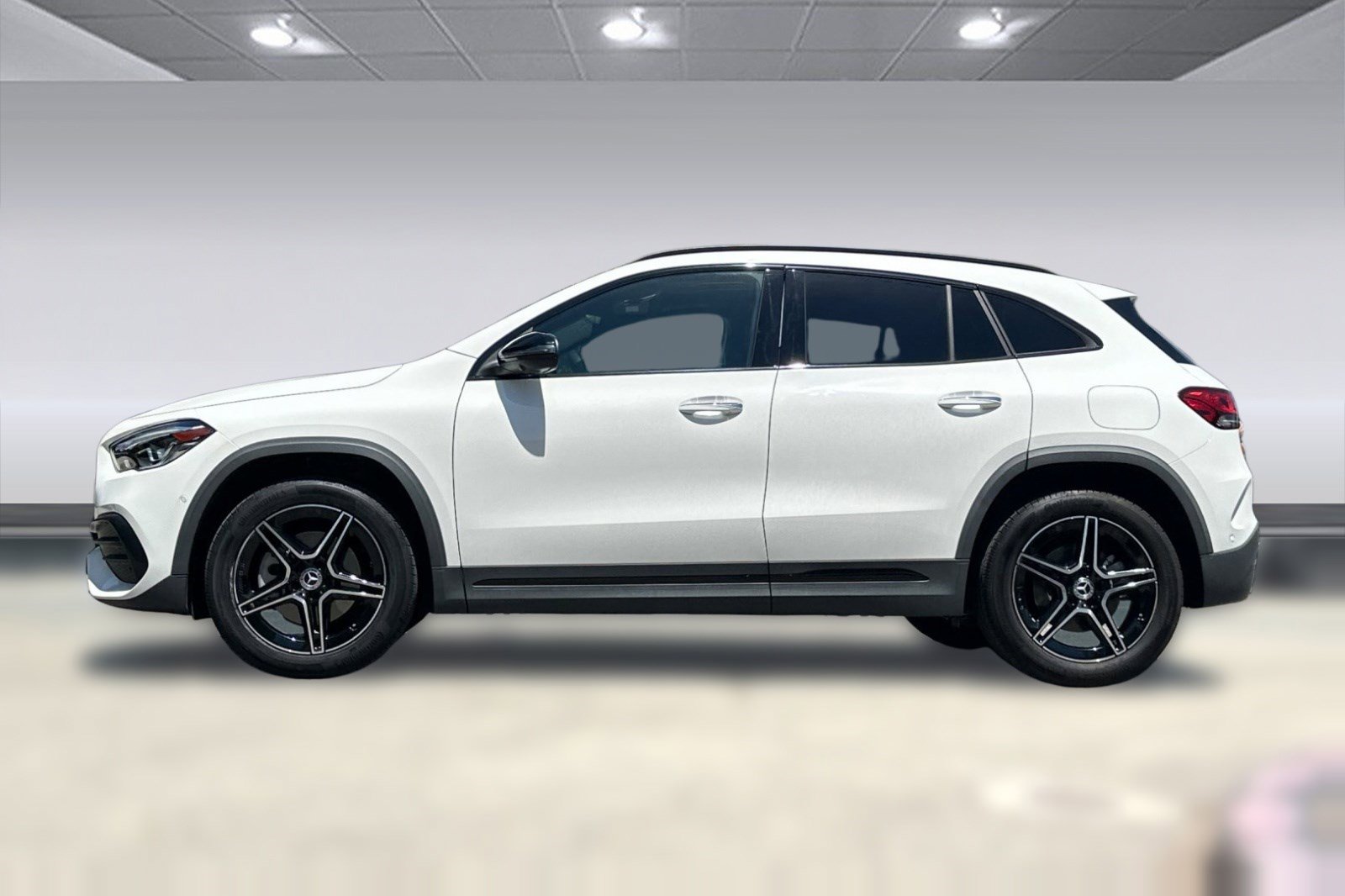 Certified 2022 Mercedes-Benz GLA 250 4MATIC image 2