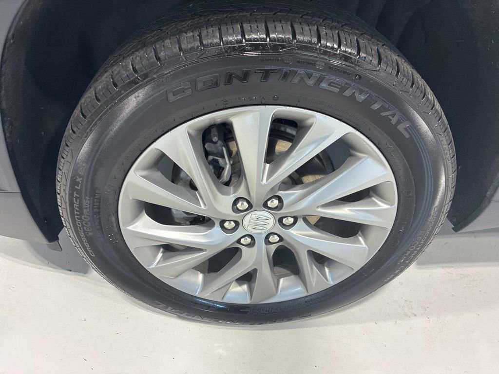 Used 2025 Buick Enclave Preferred AWD/4WD image 16