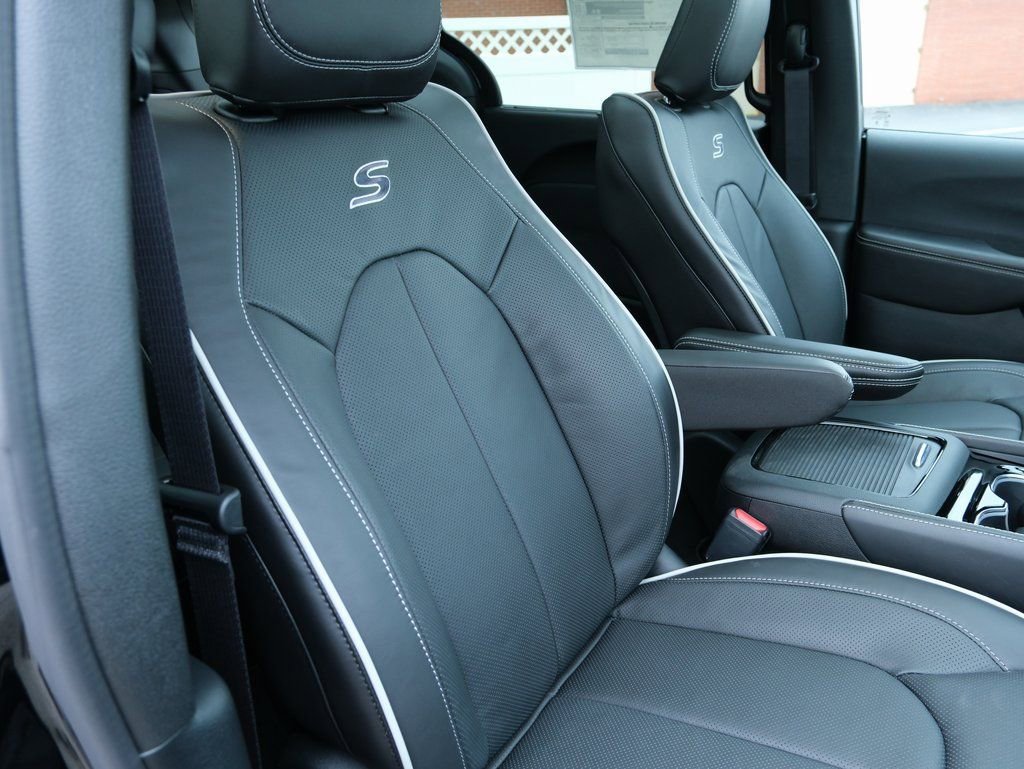 New 2026 Chrysler Pacifica Limited w/ S Appearance Package image 33