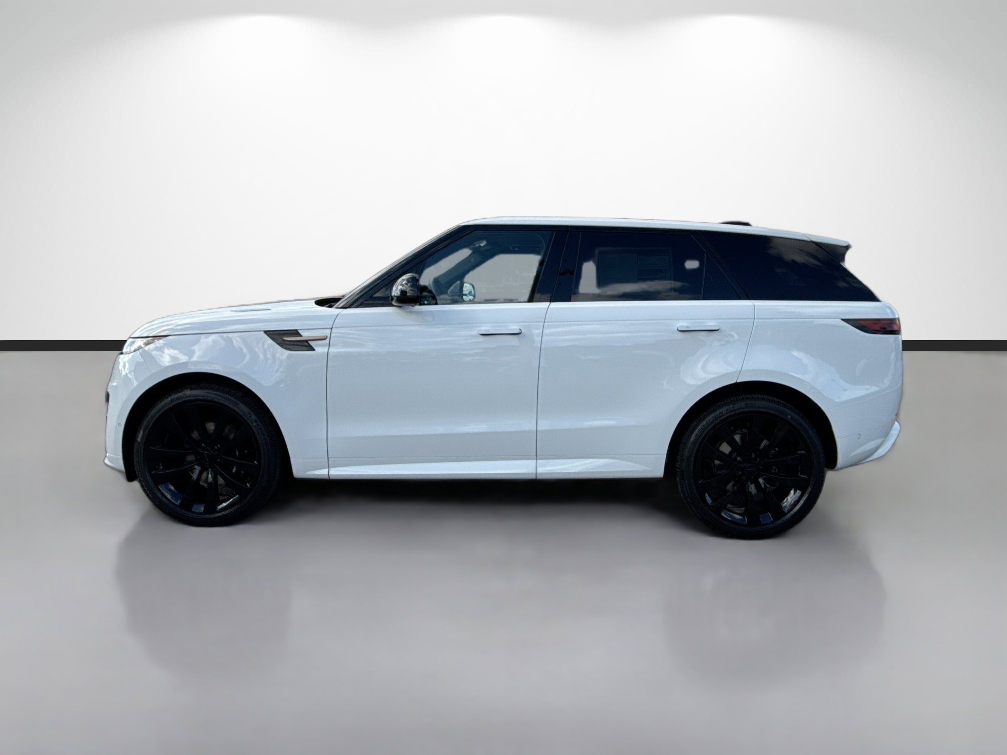 New 2026 Land Rover Range Rover Sport Dynamic SE image 2
