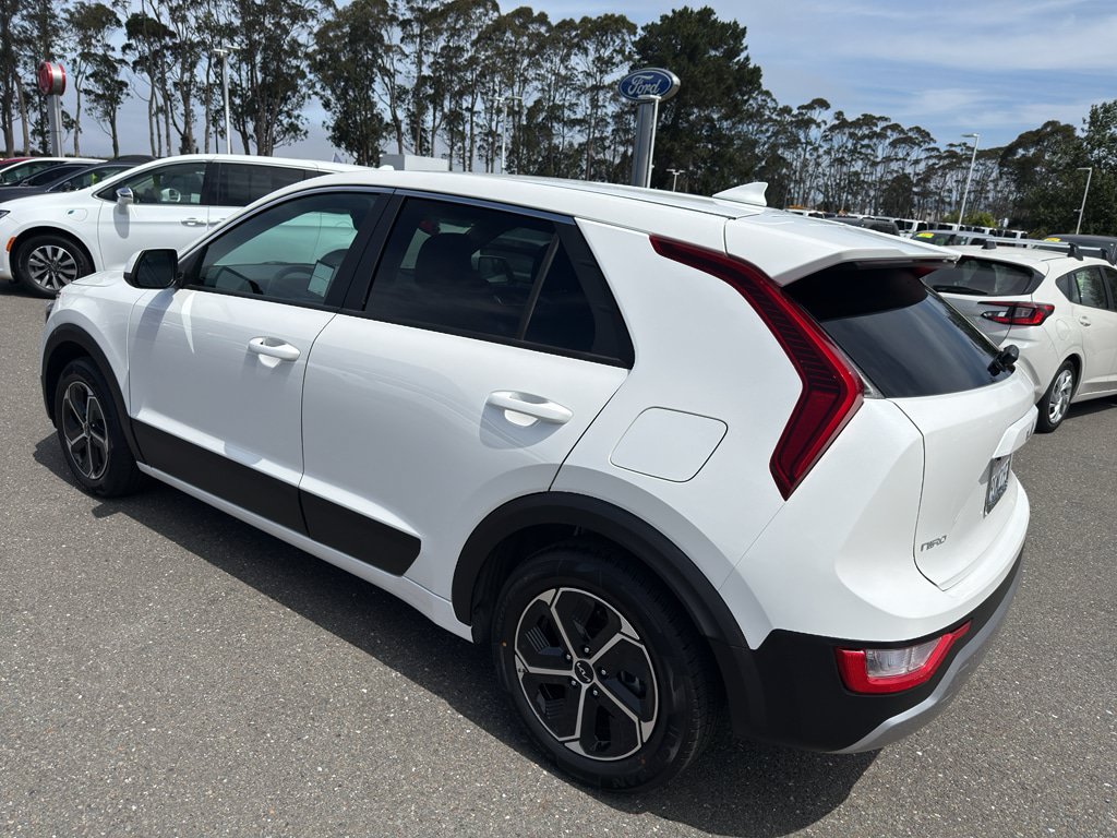 Used 2025 Kia Niro LX FWD image 22