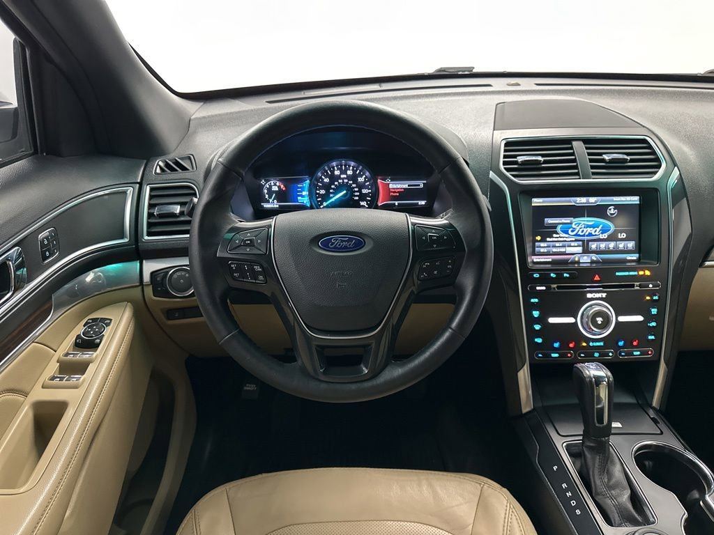Used 2016 Ford Explorer Limited w/ Equipment Group 301A AWD/4WD image 35