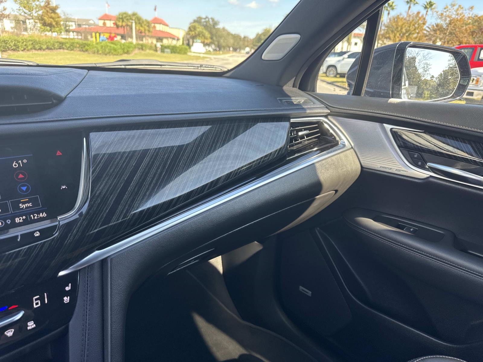 Used 2025 Cadillac XT6 Premium Luxury image 26