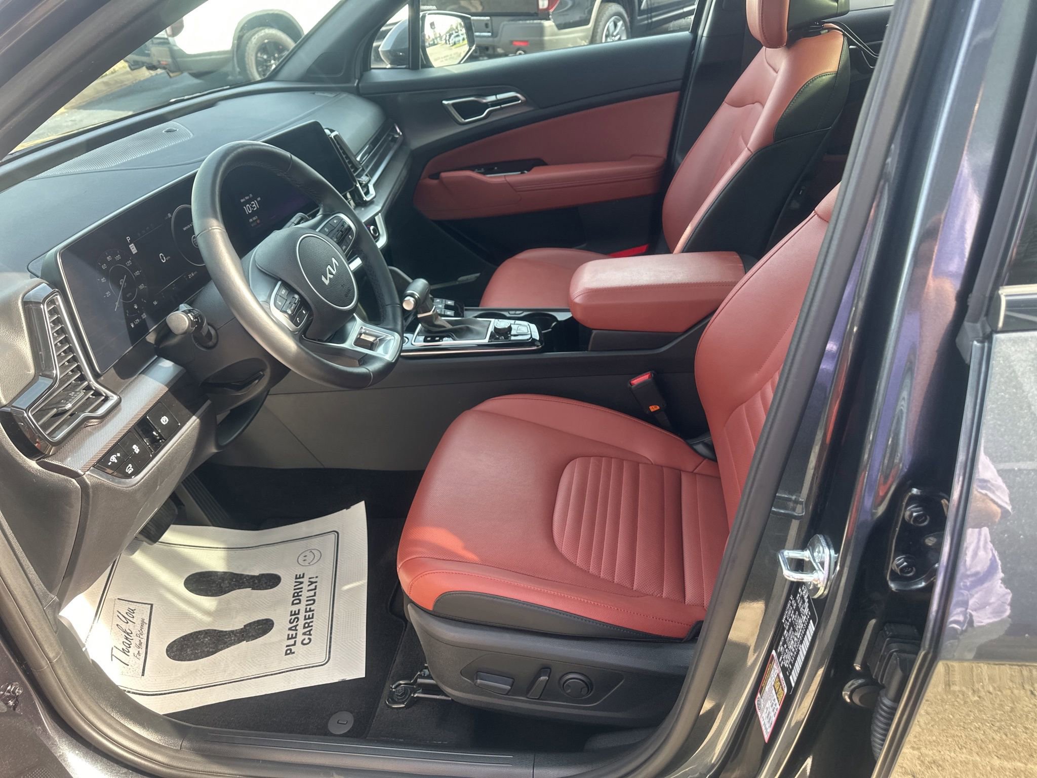 Used 2025 Kia Sportage SX image 22