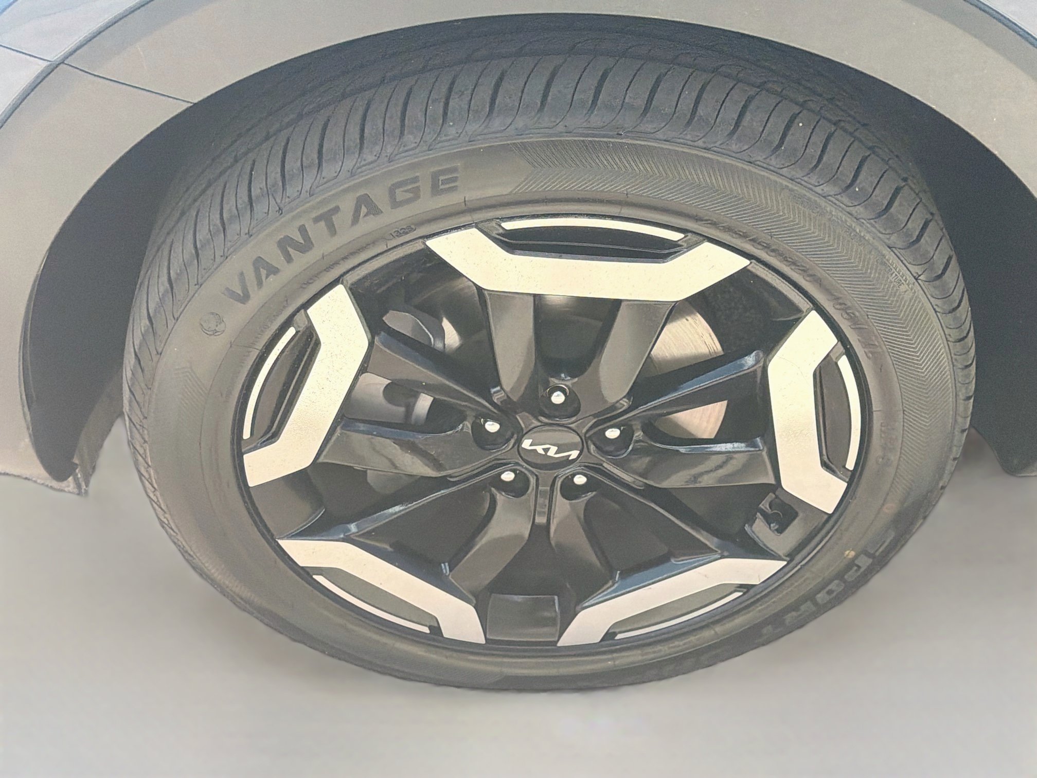 Used 2025 Kia Telluride S AWD/4WD image 11