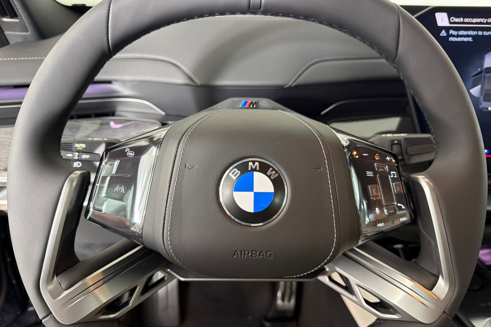 New 2027 BMW i7 xDrive60 w/ M Sport Professional Package AWD/4WD image 11