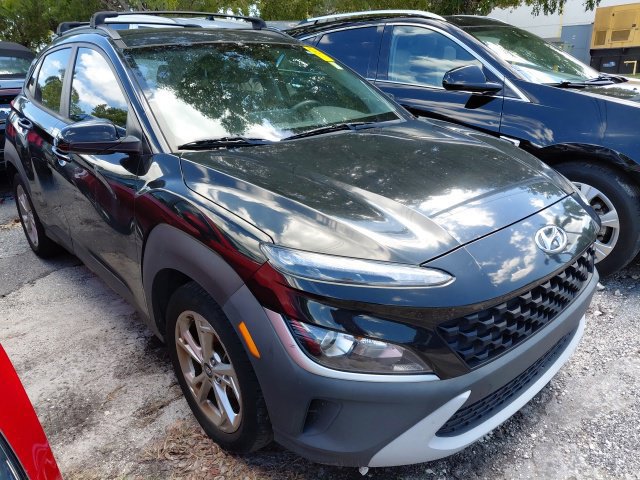 Used 2022 Hyundai Kona SEL FWD image 2