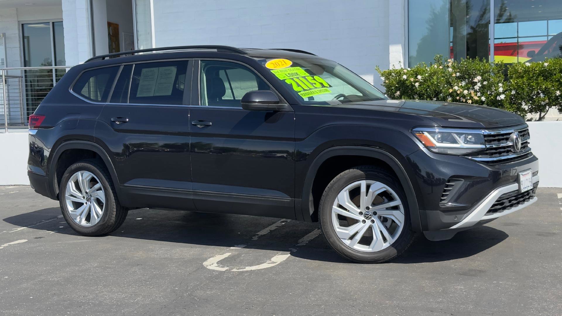 Used 2021 Volkswagen Atlas SE AWD/4WD image 2