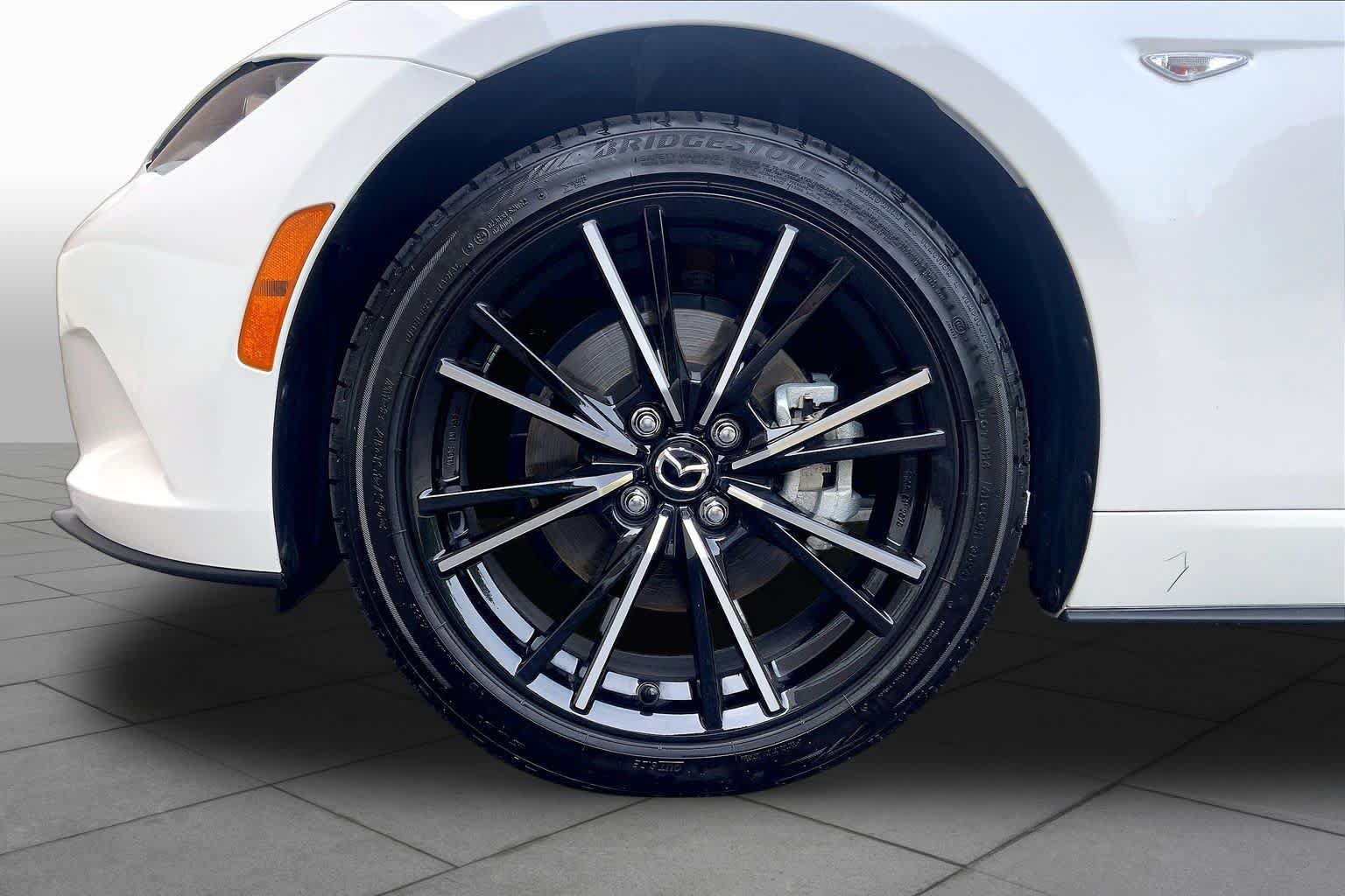 Used 2024 MAZDA MX-5 Miata Grand Touring w/ Appearance Package RWD image 11