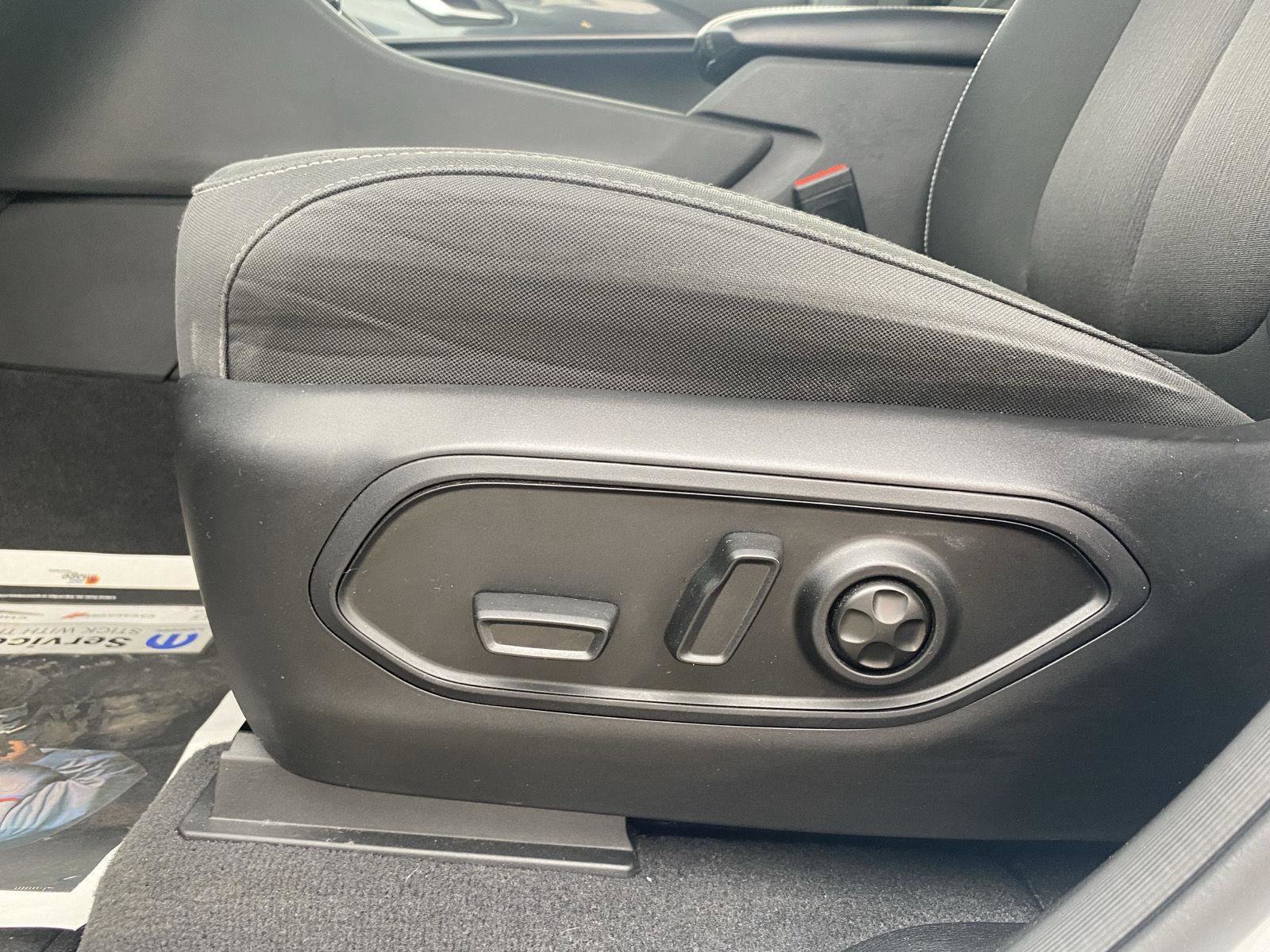 Used 2022 Jeep Grand Cherokee Laredo w/ Luxury Tech Group I image 20