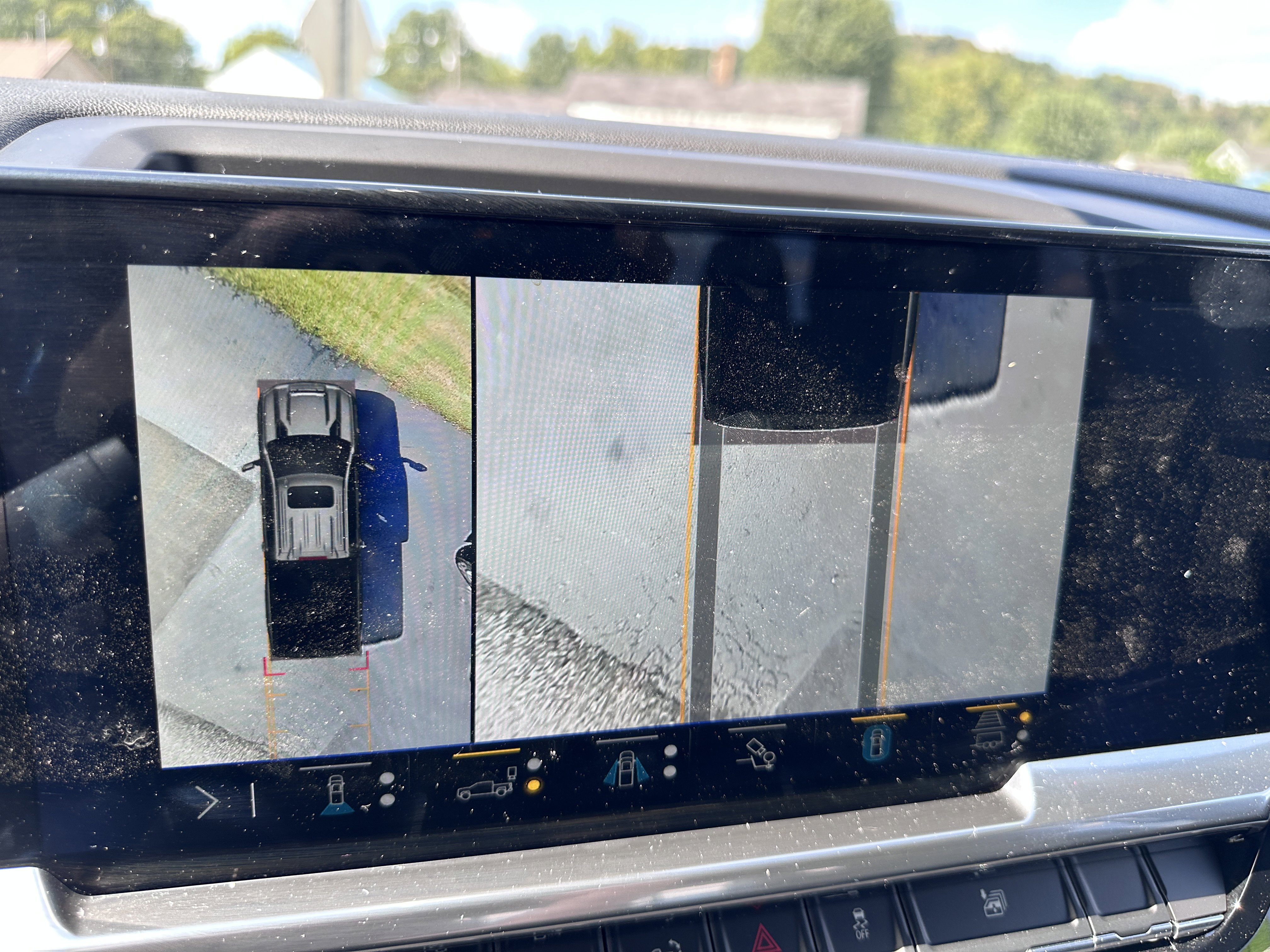 Used 2025 Chevrolet Silverado 2500 LTZ w/ LTZ Premium Package image 22