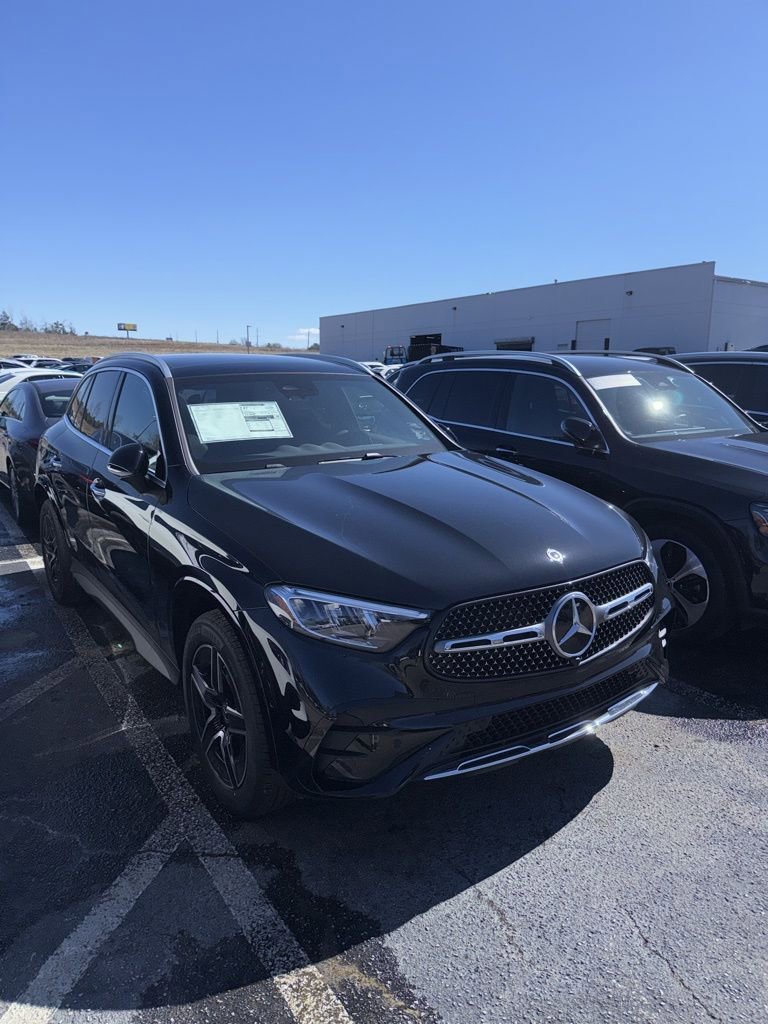 New 2026 Mercedes-Benz GLC 300 image 2