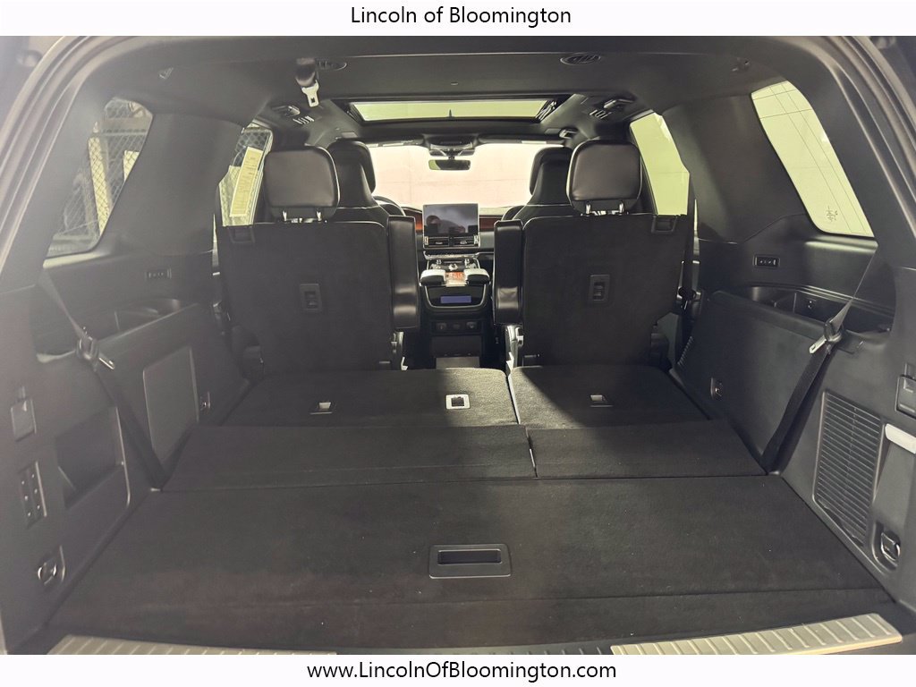 Used 2023 Lincoln Navigator Reserve AWD/4WD image 17
