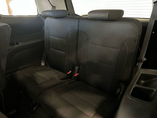 Used 2023 GMC Acadia SLE w/ Elevation Edition image 34