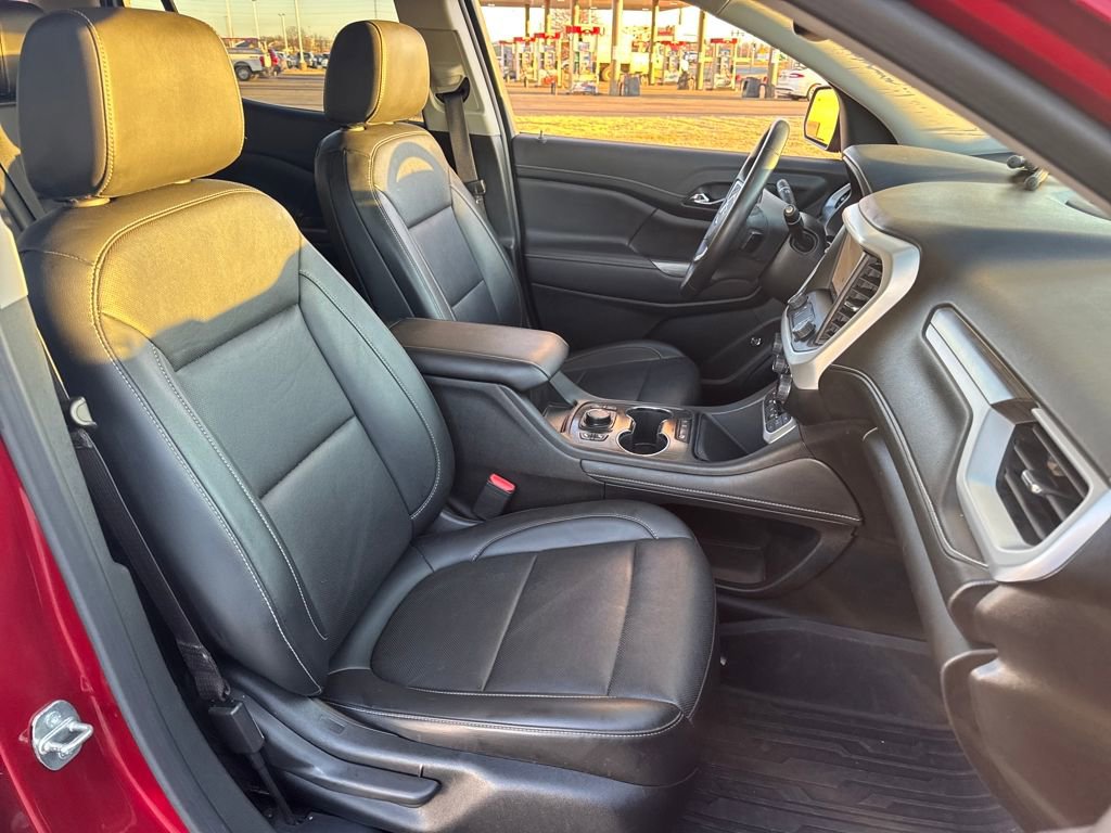 Used 2023 GMC Acadia SLT image 13