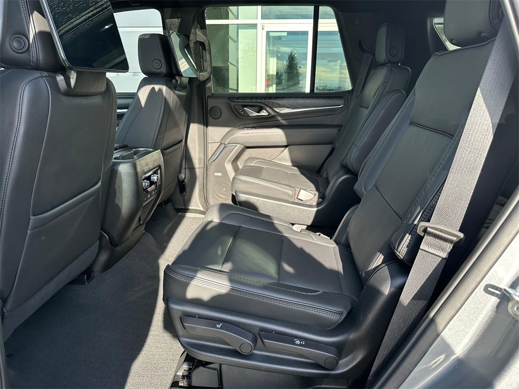 Used 2023 GMC Yukon Denali w/ Denali Reserve Package image 15