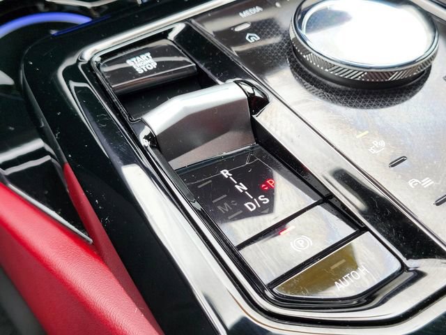 Used 2024 BMW 540i xDrive w/ Premium Package AWD/4WD image 25