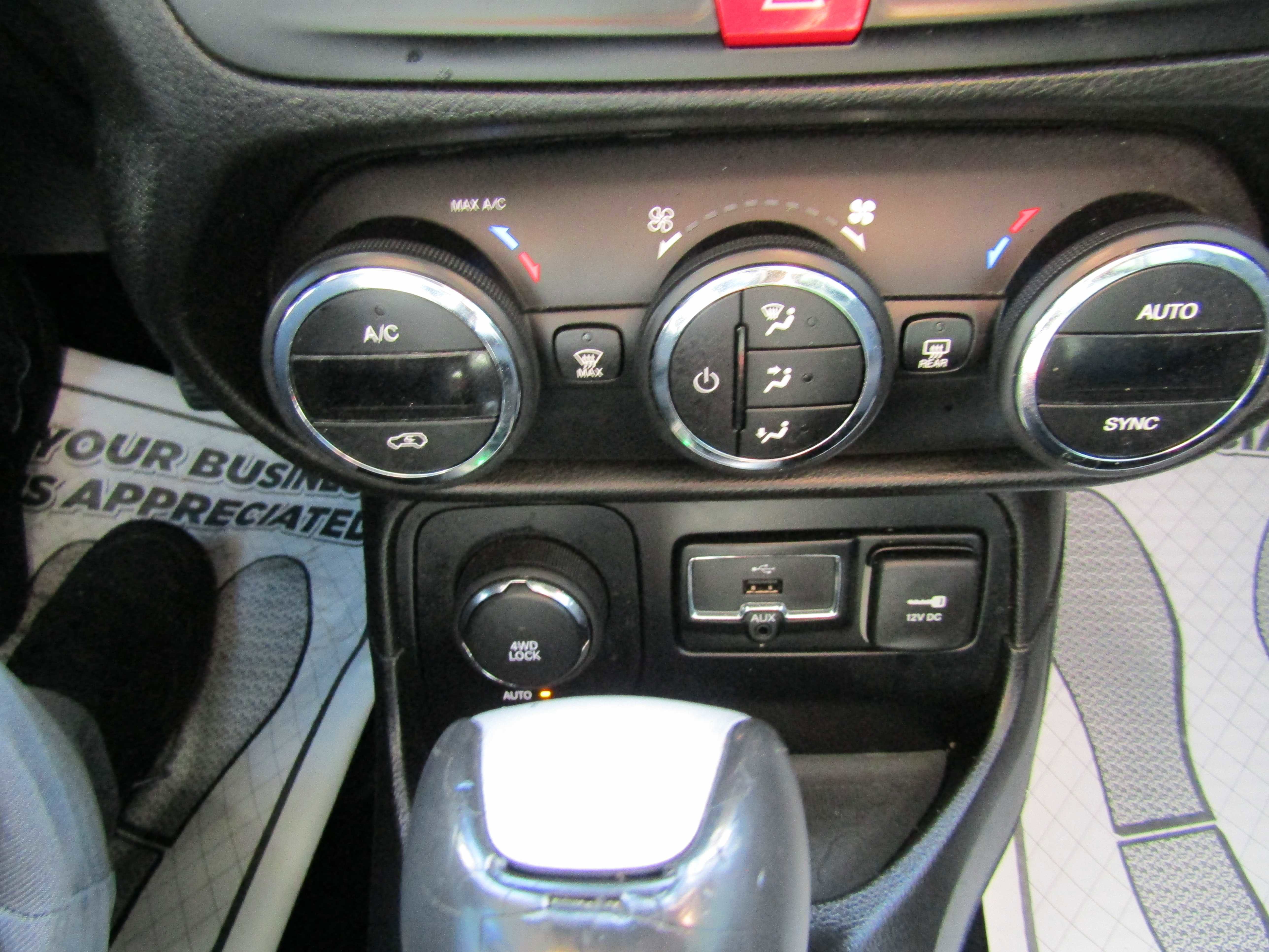 Used 2016 Jeep Renegade 75th Anniversary image 19