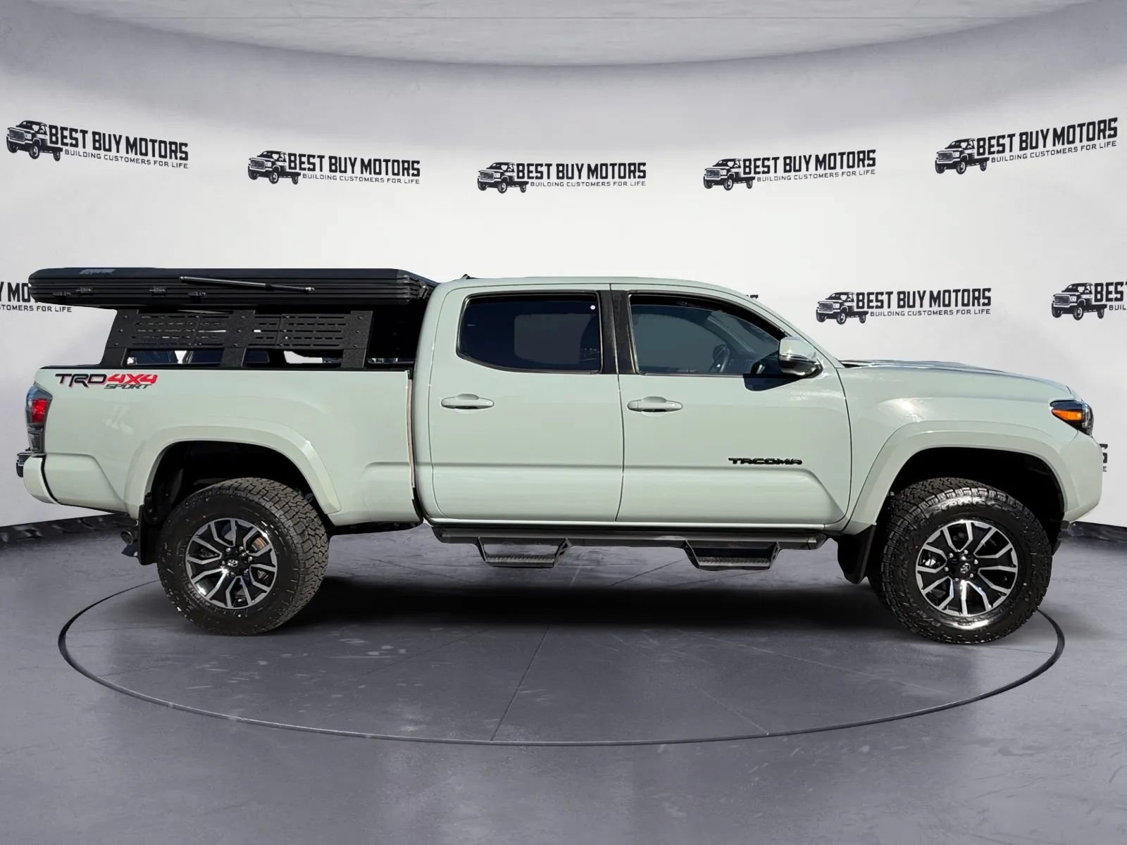 Used 2022 Toyota Tacoma TRD Sport w/ Technology Package AWD/4WD image 9