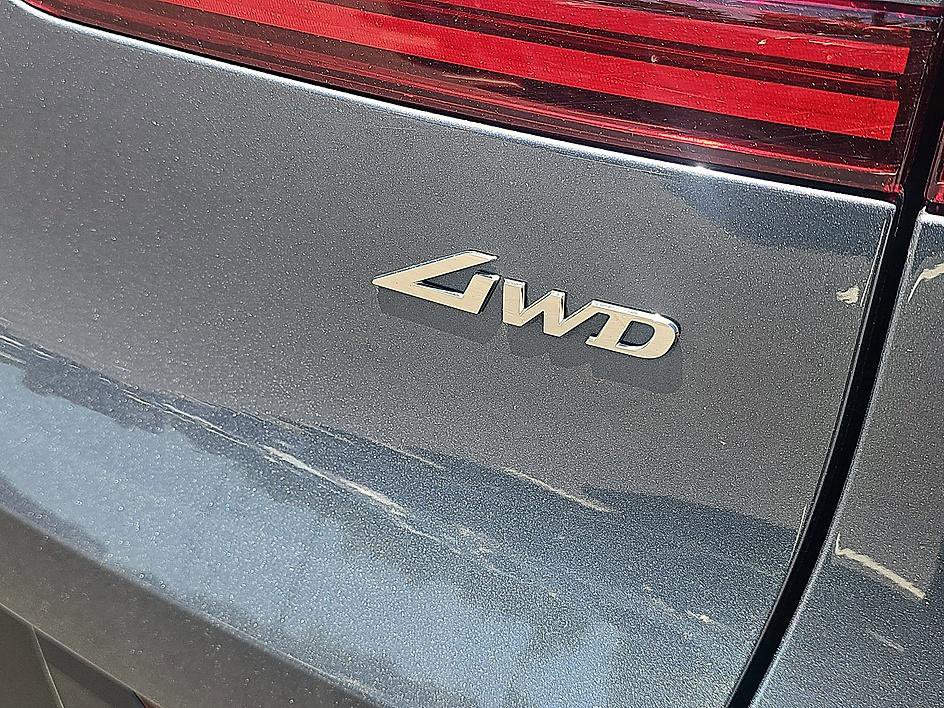 Used 2026 Genesis GV70 2.5T AWD/4WD image 9